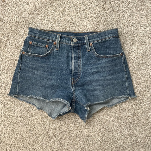 Levi’s denim shorts size 28 - Picture 1 of 4